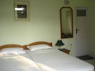 Cary'S Hotell Calangute Exteriör bild